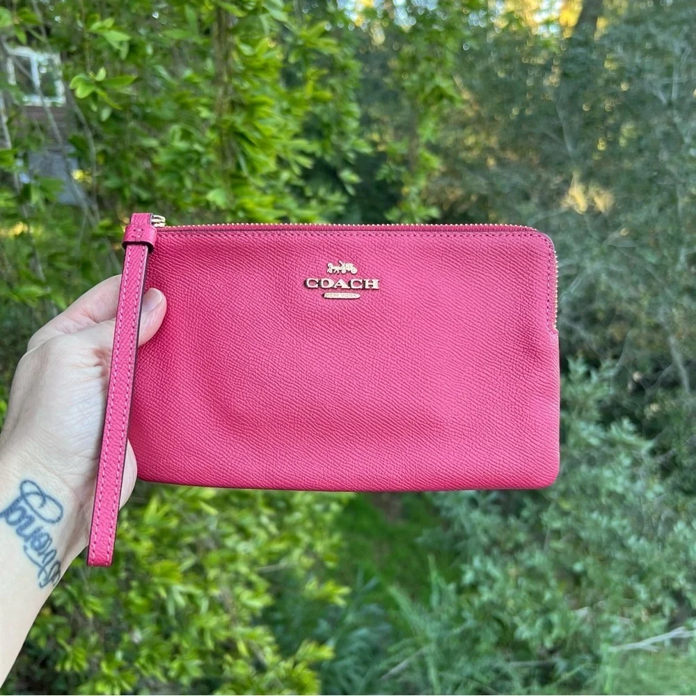 COACH Large Corner Zip Wristlet & Phone Wallet in Pink w Gold Hardware AUTHENTIC